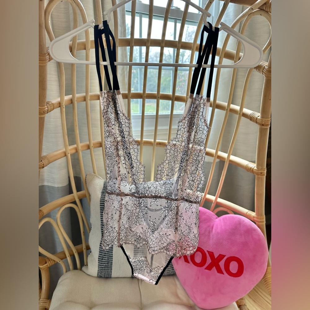 Victoria Secret Chantilly Lace Lingerie Teddy Bodysuit - Black and Cream